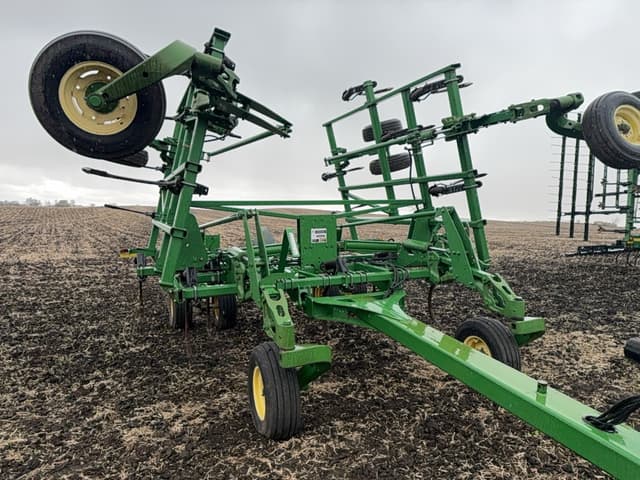 Image of John Deere 2410 equipment image 1