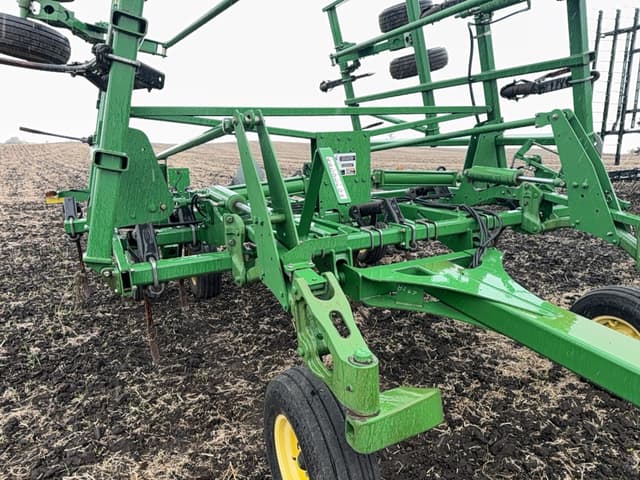 Image of John Deere 2410 equipment image 2