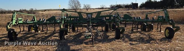 Image of John Deere 2410 equipment image 1