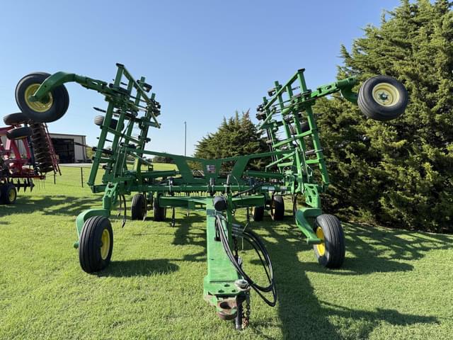 Image of John Deere 2410 equipment image 1