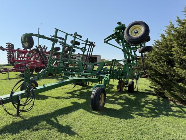 Image of John Deere 2410 equipment image 2