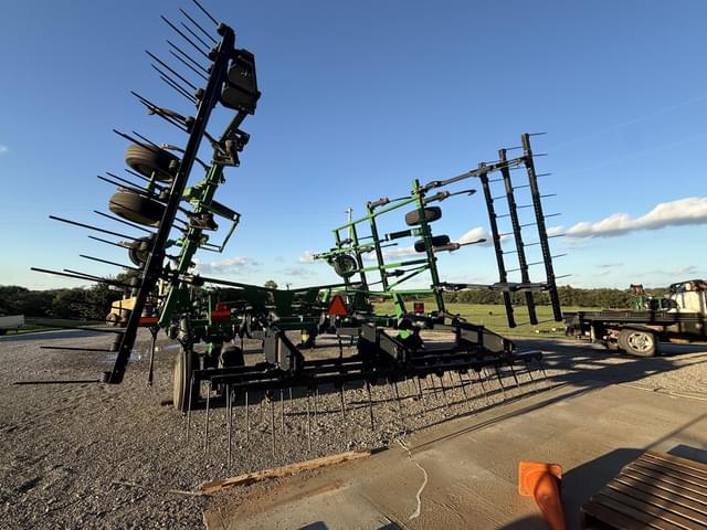 Image of John Deere 2410 equipment image 3