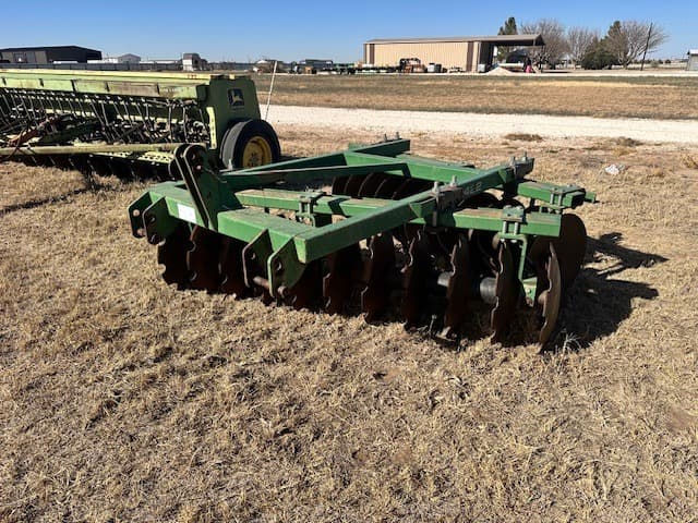 Image of John Deere 2422 Image 0