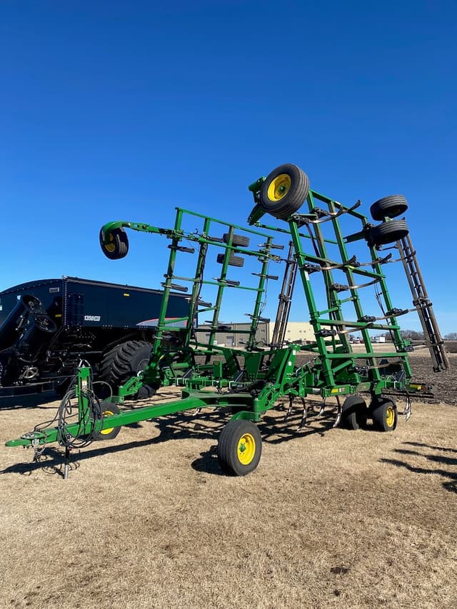 Image of John Deere 2430 equipment image 1