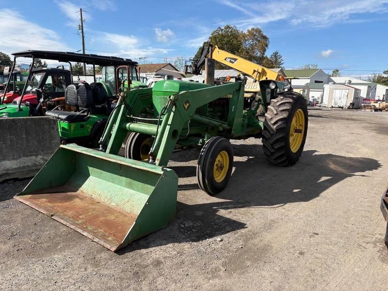 John Deere 2440 Equipment Image0
