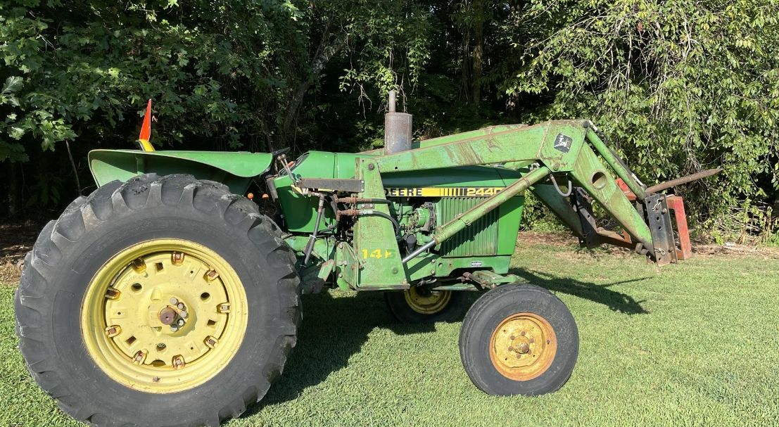 Main image John Deere 2440