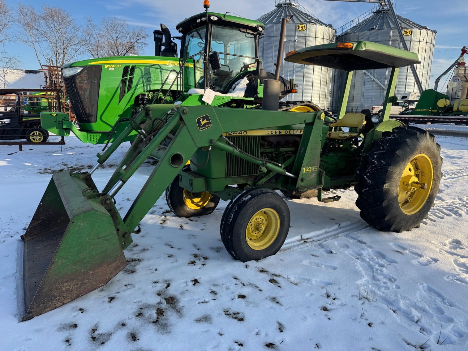John Deere 2440 Equipment Image0