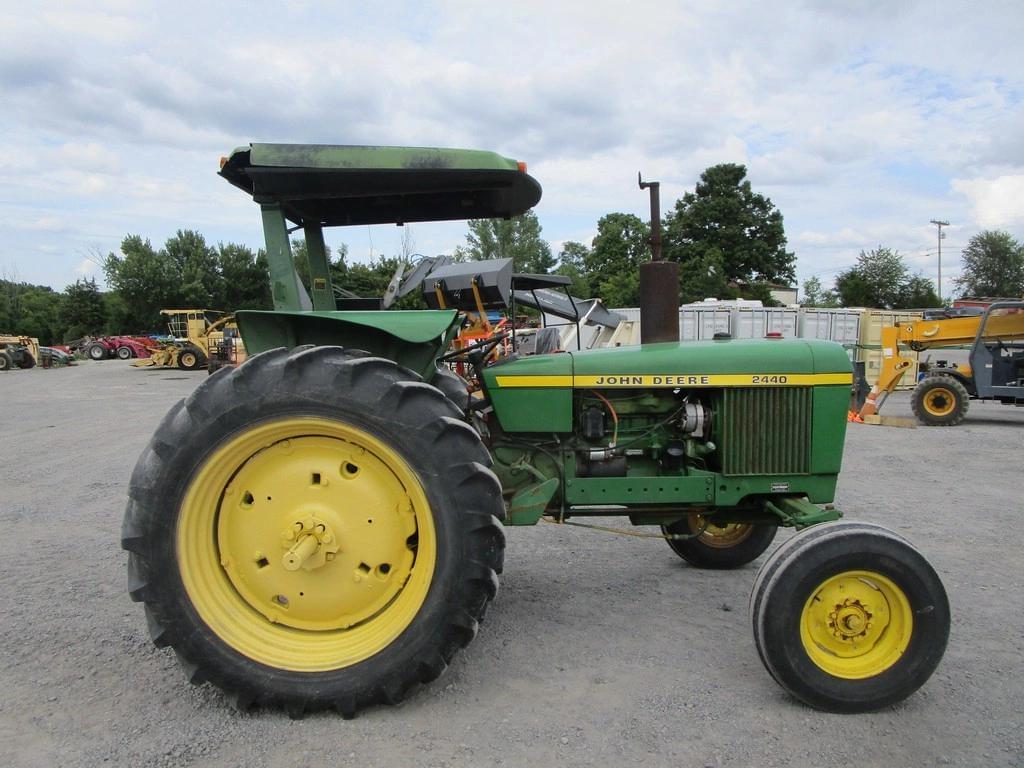 Image of John Deere 2440 Primary image