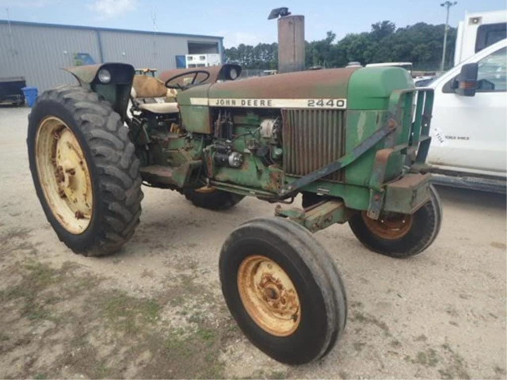 Main image John Deere 2440