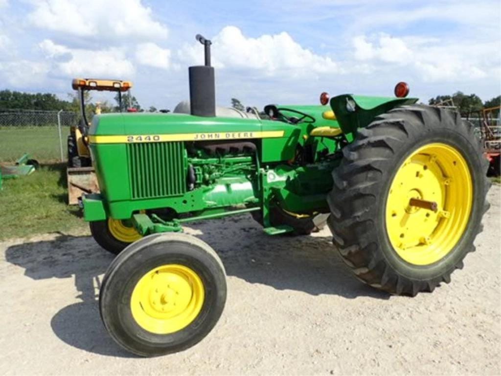 Main image John Deere 2440