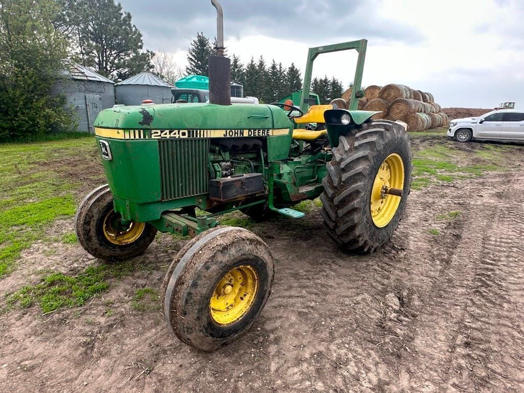 Main image John Deere 2440