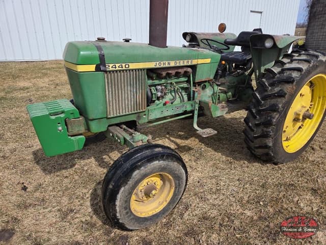Image of John Deere 2440 equipment image 3