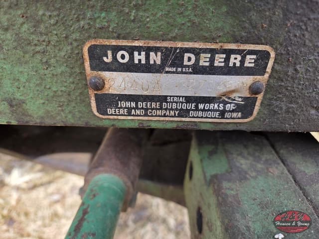 Image of John Deere 2440 equipment image 4