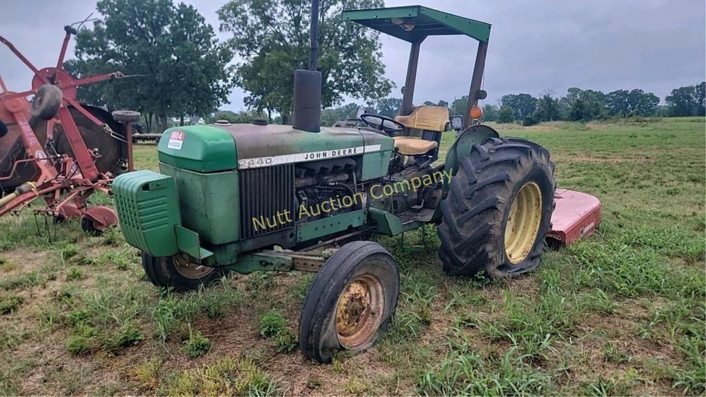 Image of John Deere 2440 Primary image