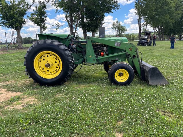 Image of John Deere 2440 equipment image 3