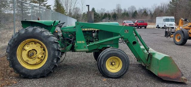 Image of John Deere 2440 equipment image 2