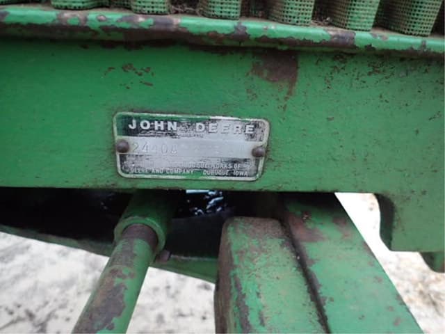 Image of John Deere 2440 equipment image 3