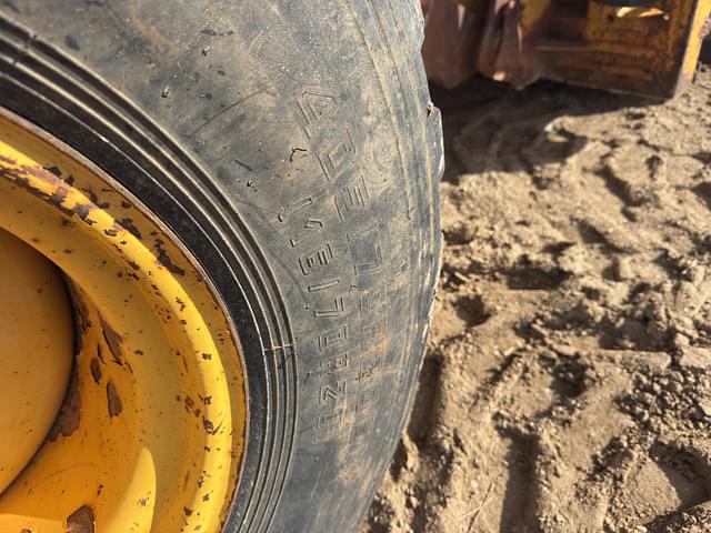 Image of John Deere 244H equipment image 4