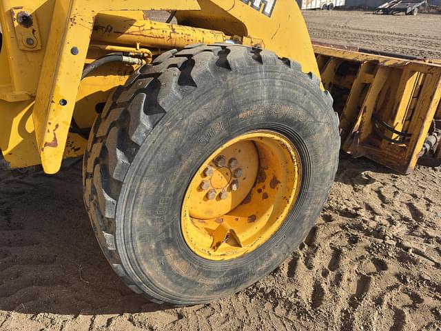 Image of John Deere 244H equipment image 3