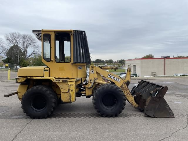 Image of John Deere 244H equipment image 3