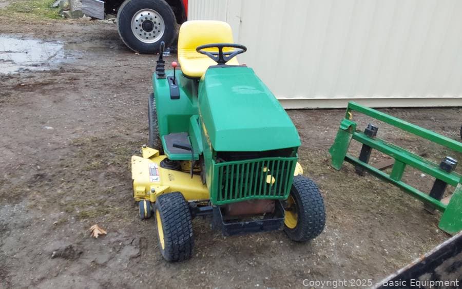 Image of John Deere 245 Image 1