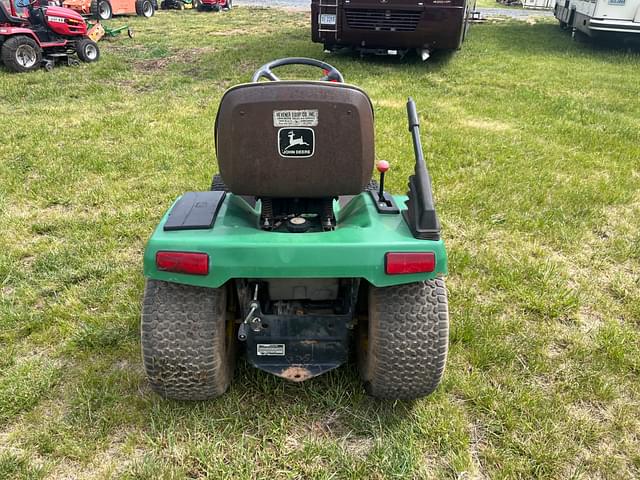 Image of John Deere 245 equipment image 3