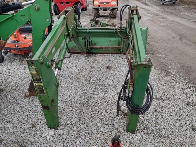 Image of John Deere 245 equipment image 3