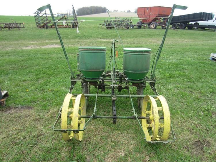 John Deere 246 Planting Planters for Sale Tractor Zoom