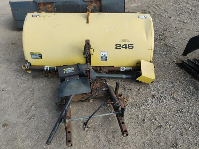 Image of John Deere 246 equipment image 1