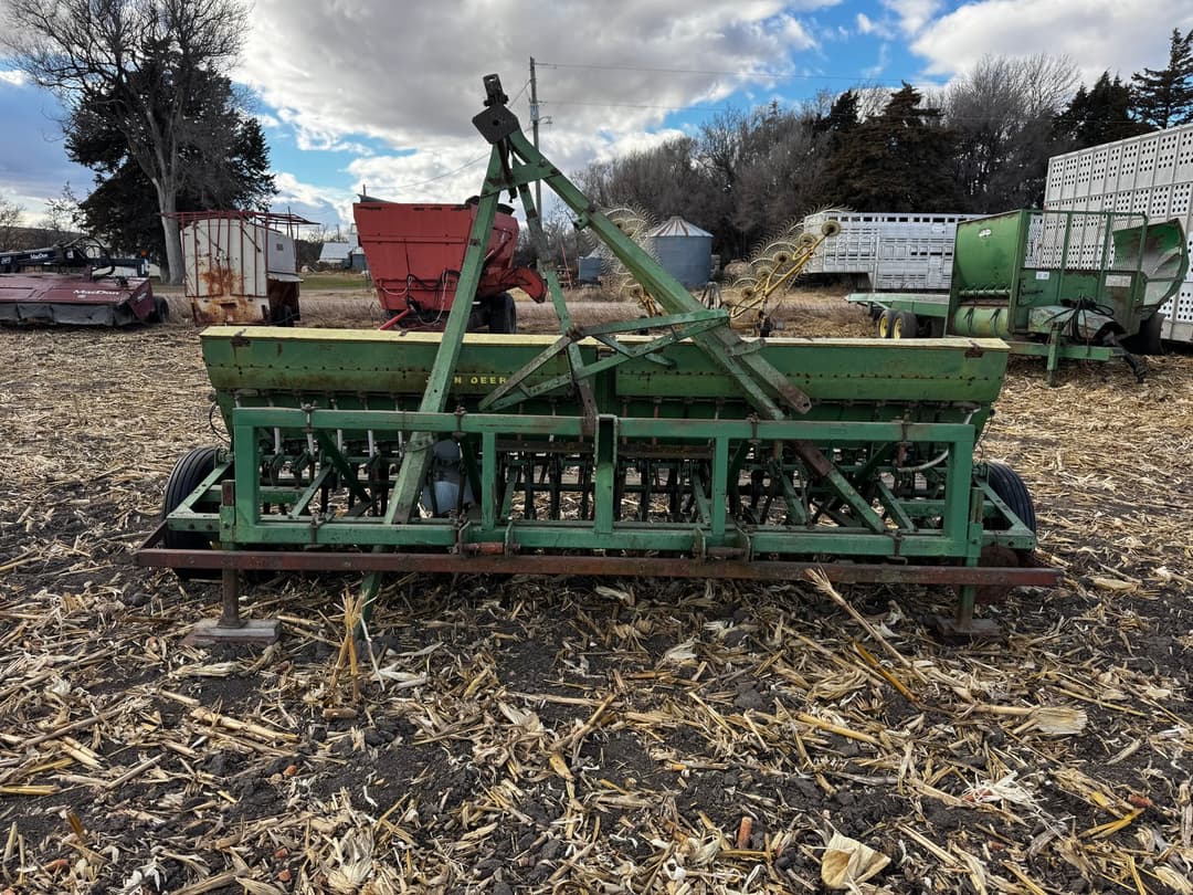 Image of John Deere B246 Primary image