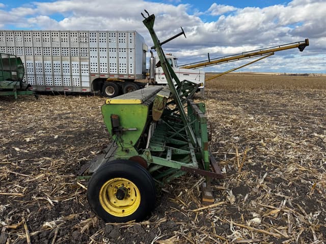 Image of John Deere B246 equipment image 3