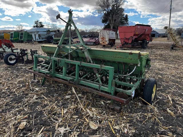 Image of John Deere B246 equipment image 2