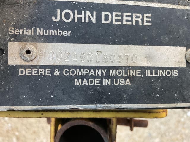 Image of John Deere 246 equipment image 4