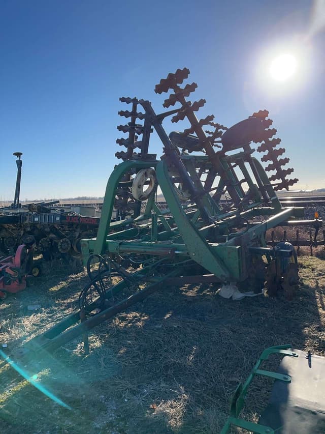 Image of John Deere 230 equipment image 2