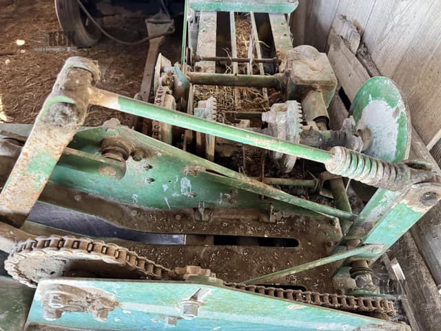 Image of John Deere 24T equipment image 3