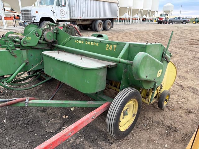 Image of John Deere 24T equipment image 3