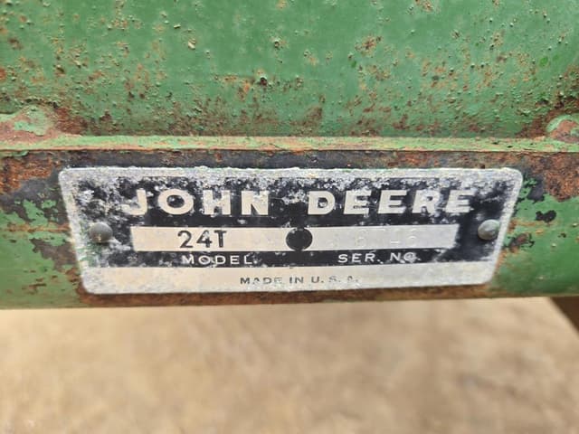 Image of John Deere 24T equipment image 4