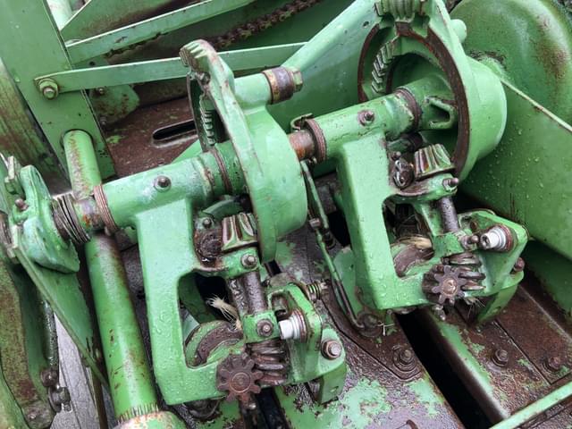 Image of John Deere 24T equipment image 2