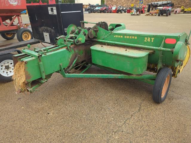 Image of John Deere 24T equipment image 1