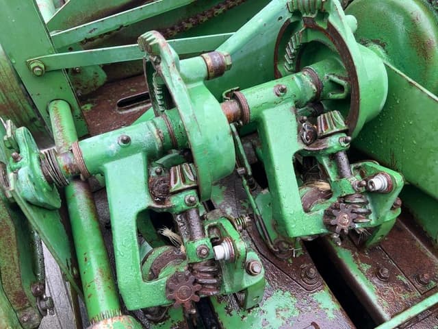Image of John Deere 24T equipment image 2