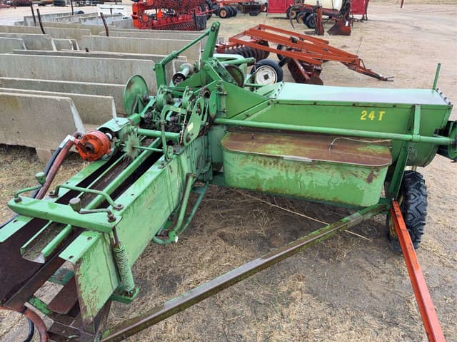 Image of John Deere 24T equipment image 4