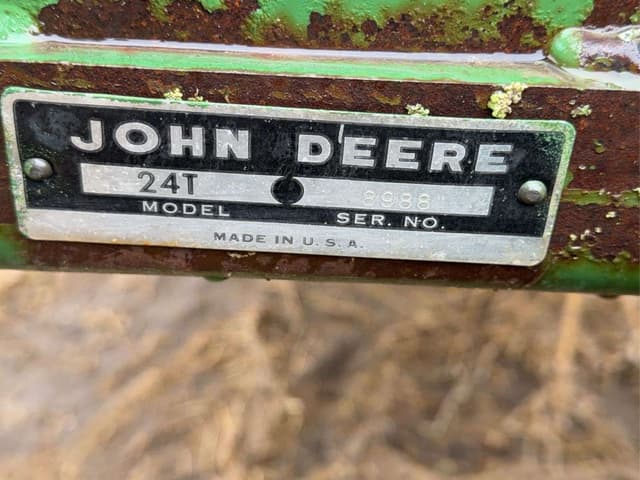 Image of John Deere 24T equipment image 3