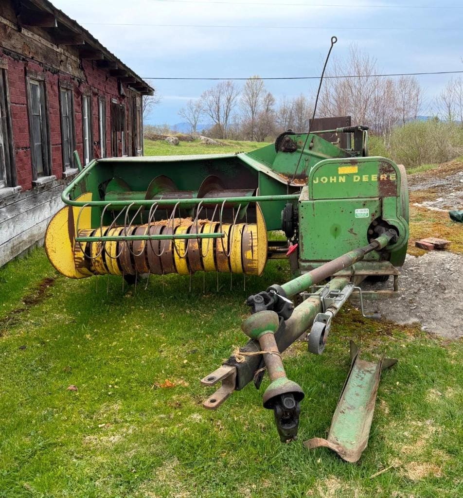John Deere 24T Equipment Image0