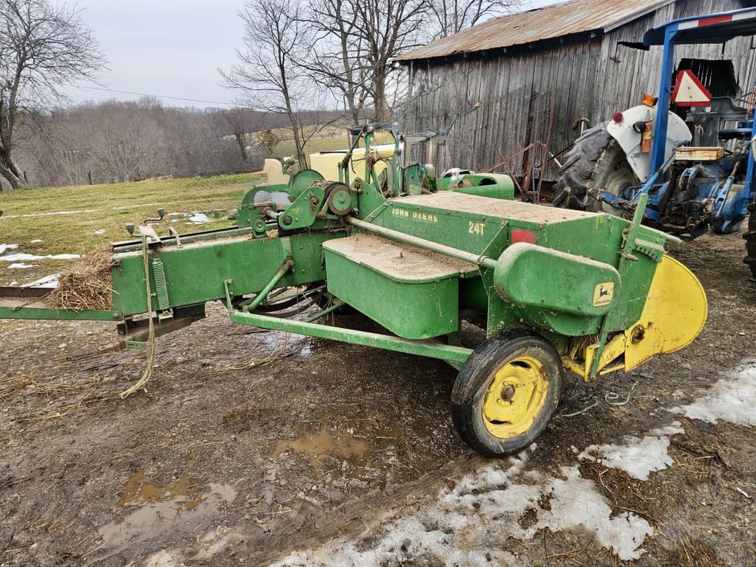 Image of John Deere 24T Image 1