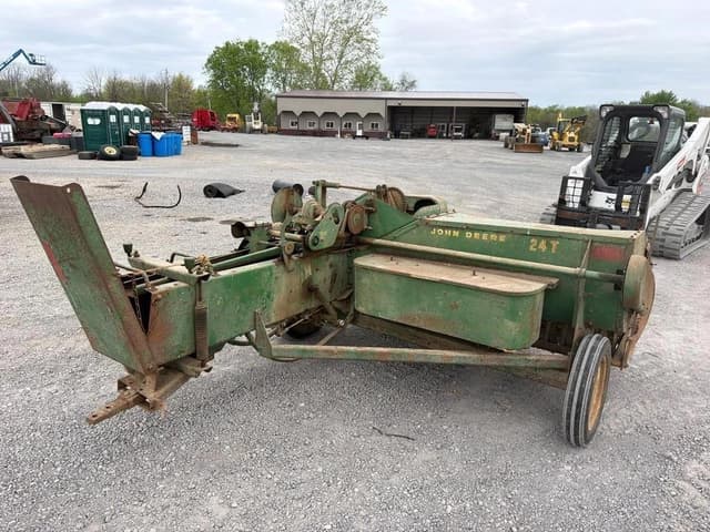 Image of John Deere 24T equipment image 4