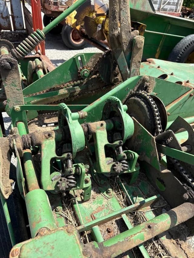 Image of John Deere 24T equipment image 4