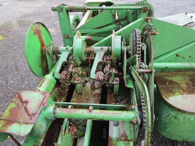 Image of John Deere 24T equipment image 4
