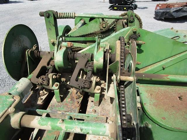 Image of John Deere 24T equipment image 4