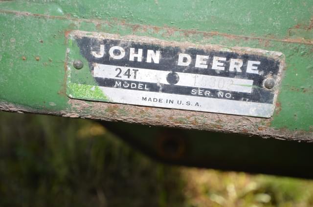 Image of John Deere 24T equipment image 2