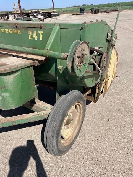 Image of John Deere 24T equipment image 4